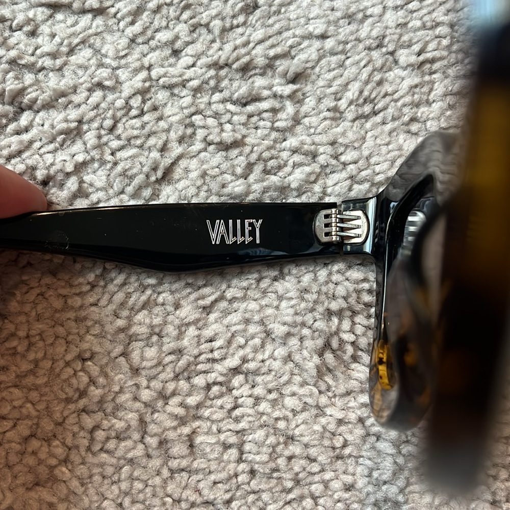 Valley Eyewear Black and Tan Sunglasses - Picture 3 of 3